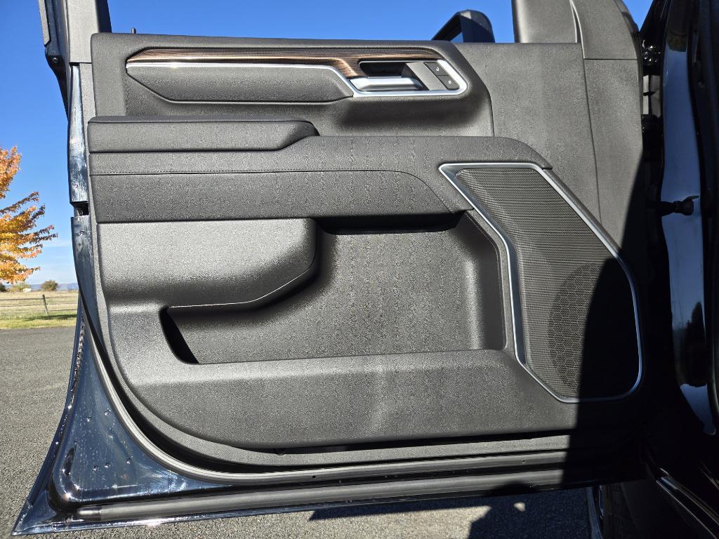 used 2025 Chevrolet Silverado 3500 car, priced at $72,995