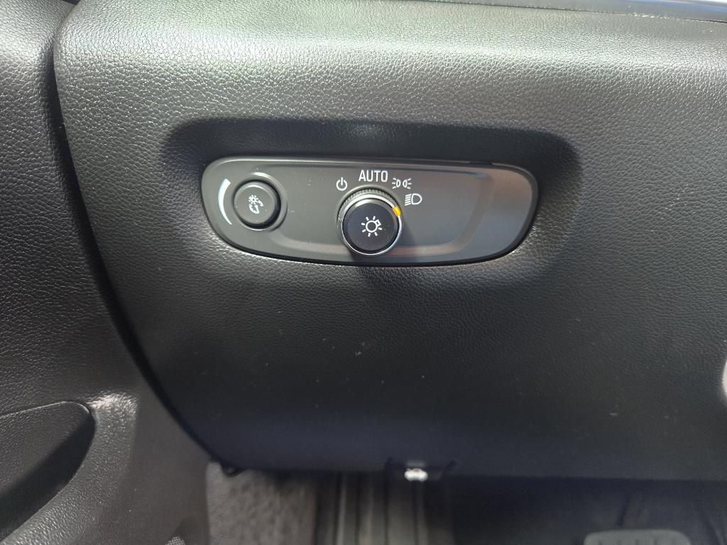 used 2023 Chevrolet Traverse car, priced at $38,495