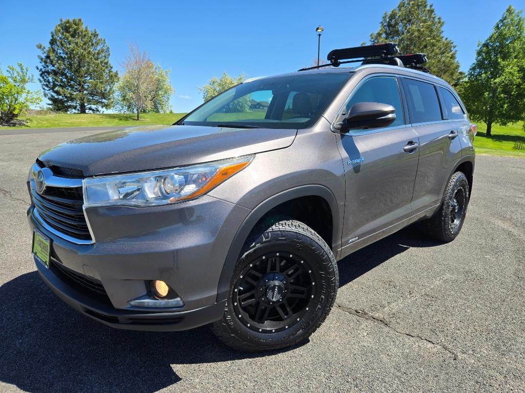 used 2016 Toyota Highlander Hybrid car, priced at $19,995