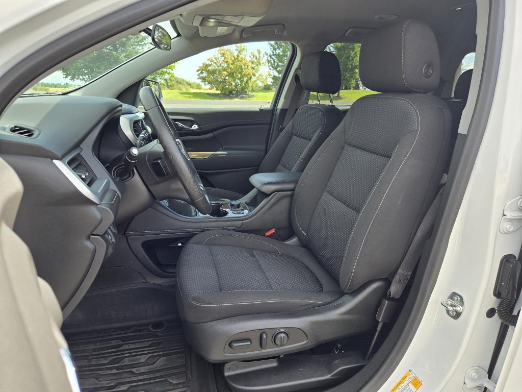 used 2023 GMC Acadia car, priced at $34,995