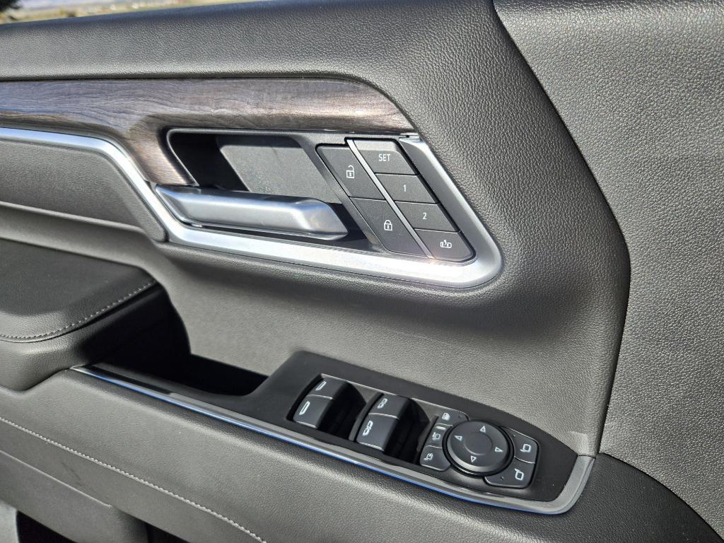 used 2025 Chevrolet Silverado 3500 car, priced at $79,995