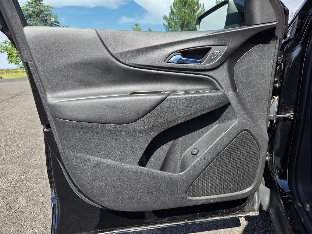 used 2022 Chevrolet Equinox car, priced at $25,995