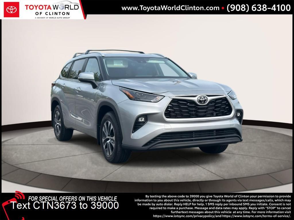 new 2025 Toyota Highlander car, priced at $46,999