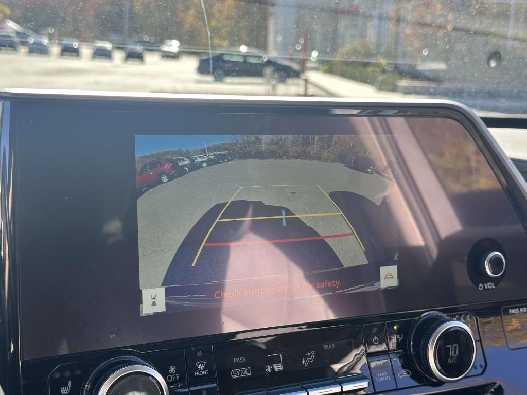 used 2023 Toyota Highlander Hybrid car, priced at $44,299