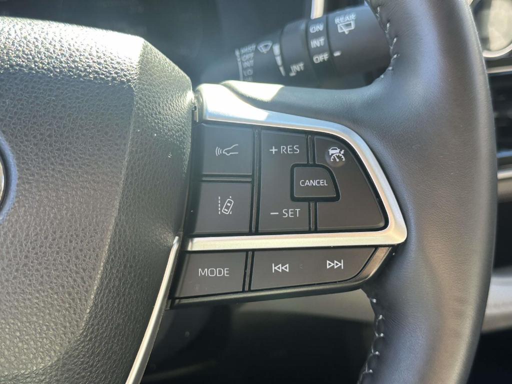 used 2023 Toyota Highlander Hybrid car, priced at $44,299