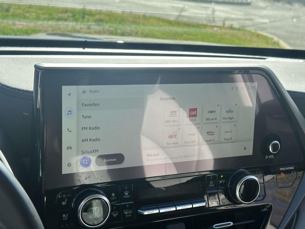 used 2023 Toyota Highlander Hybrid car, priced at $44,299