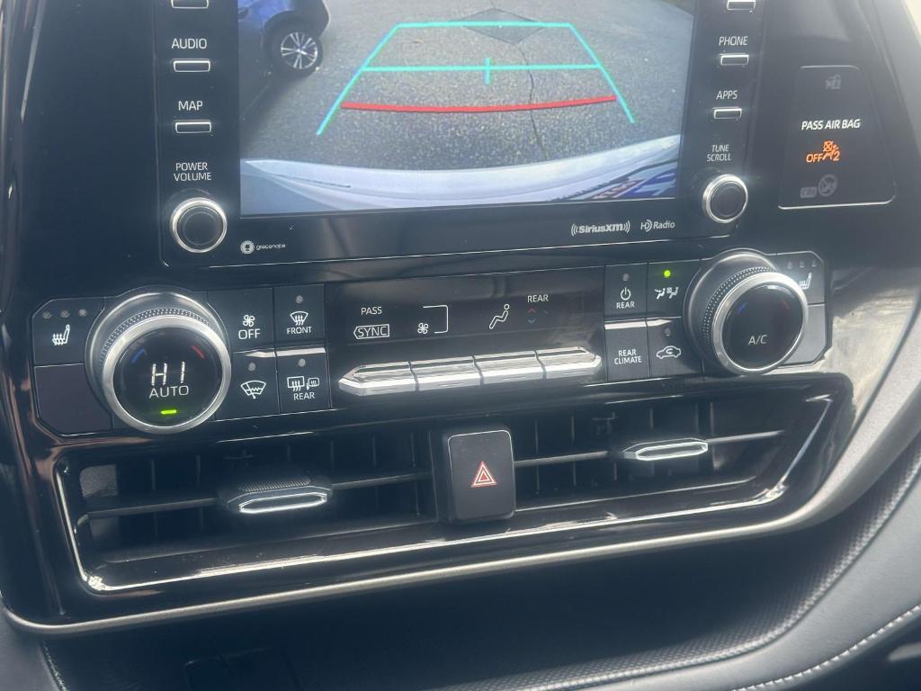 used 2022 Toyota Highlander car, priced at $36,999