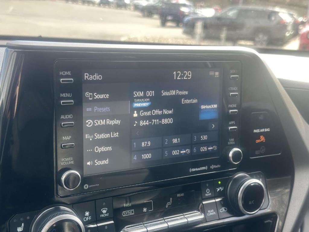 used 2022 Toyota Highlander car, priced at $36,999