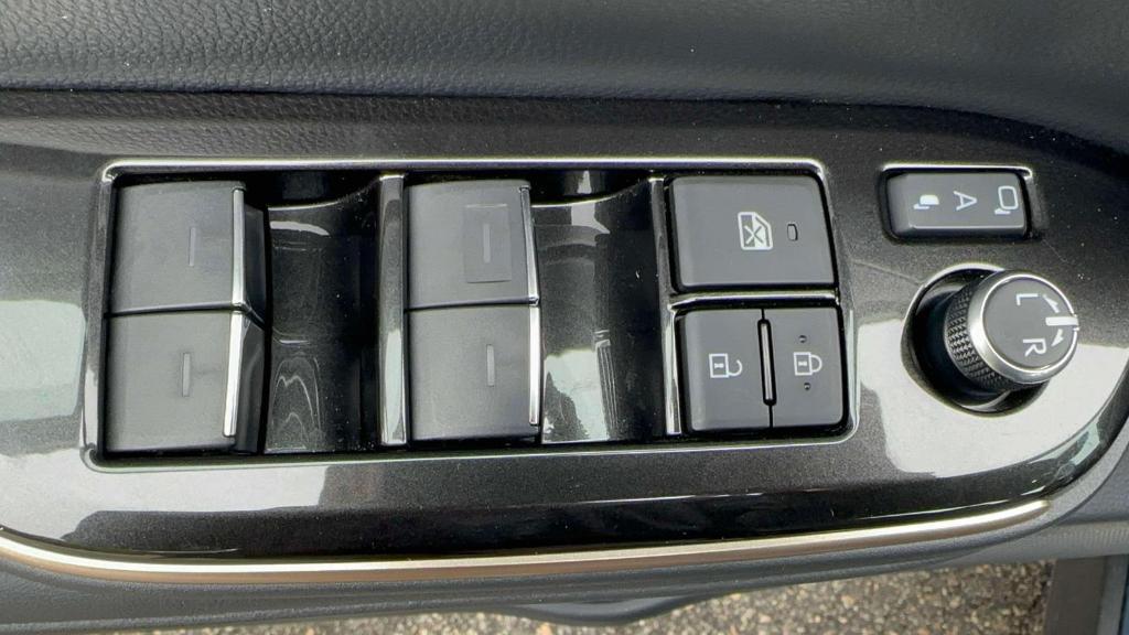 used 2025 Toyota Crown Signia car, priced at $38,999