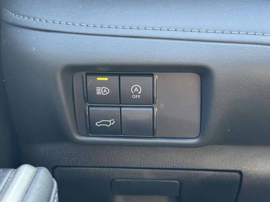 used 2023 Toyota Highlander car, priced at $40,499