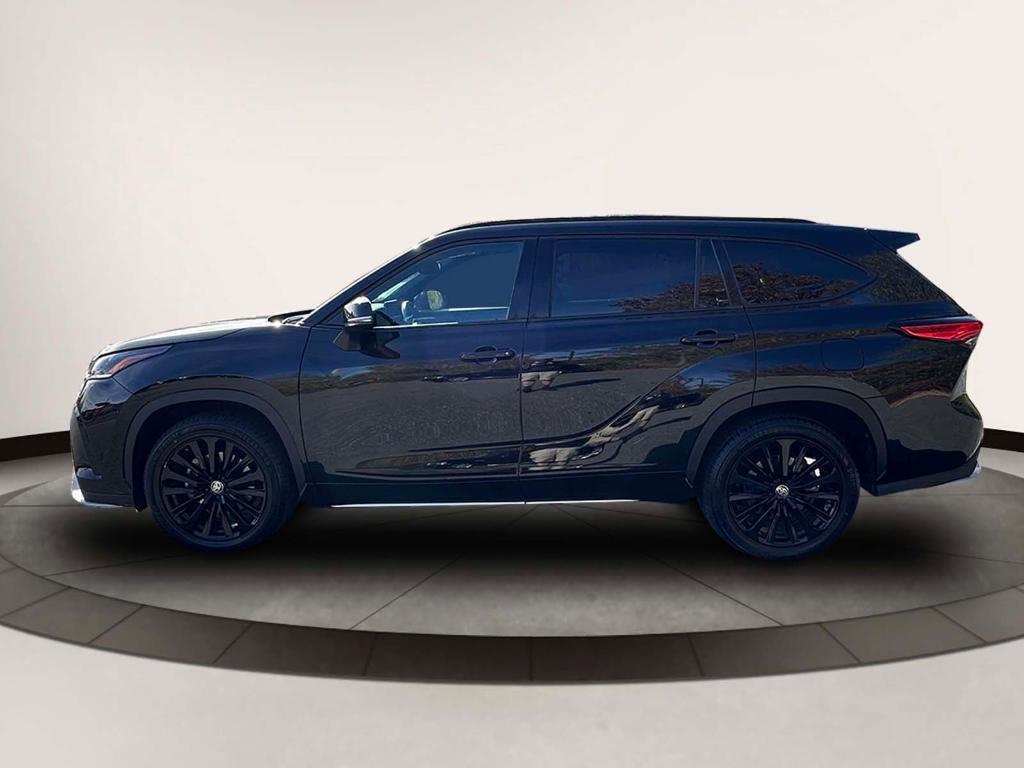used 2023 Toyota Highlander car, priced at $40,499