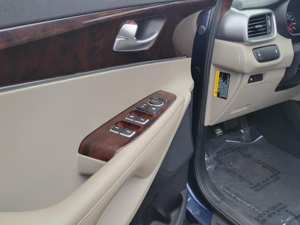 used 2017 Kia Sorento car, priced at $13,999