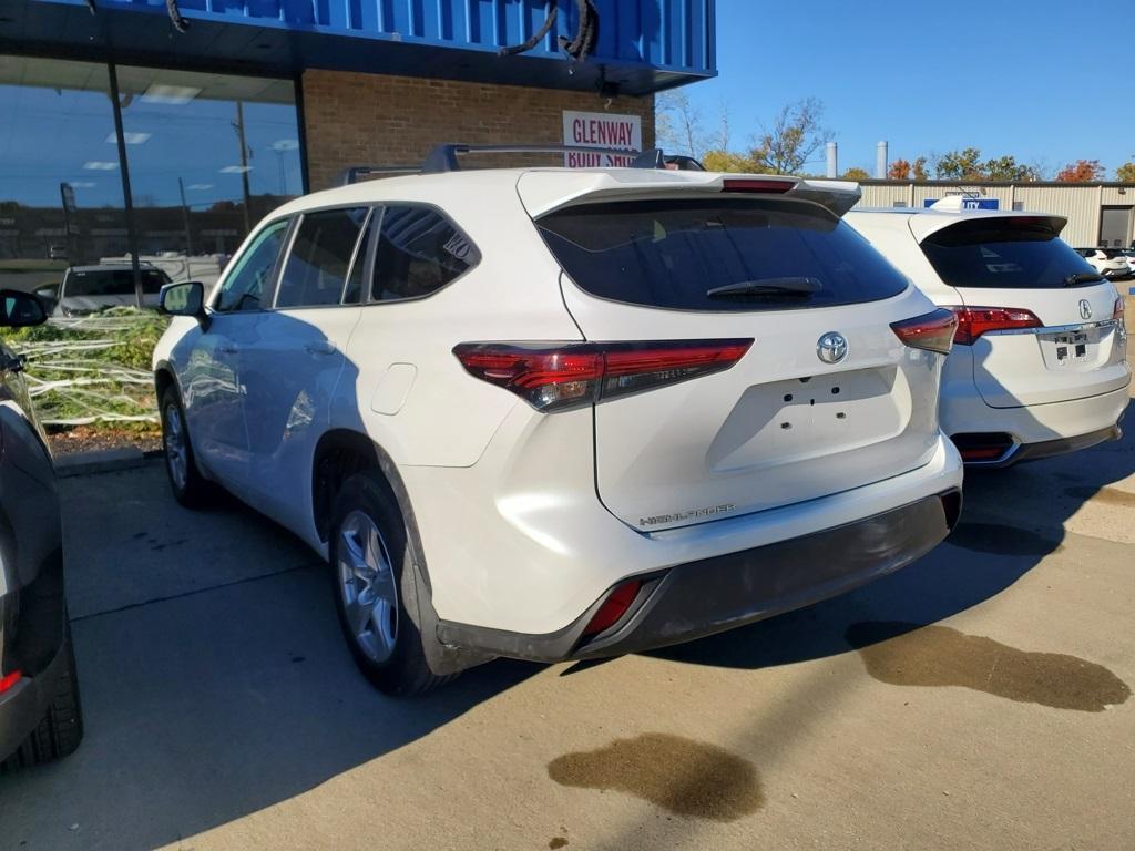 used 2023 Toyota Highlander car, priced at $32,999