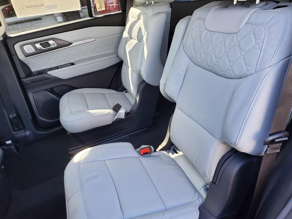 new 2025 Ford Explorer car, priced at $55,401