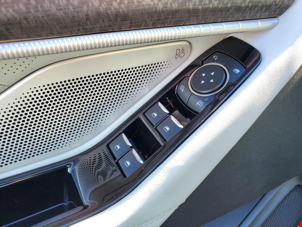 new 2025 Ford Explorer car, priced at $55,401