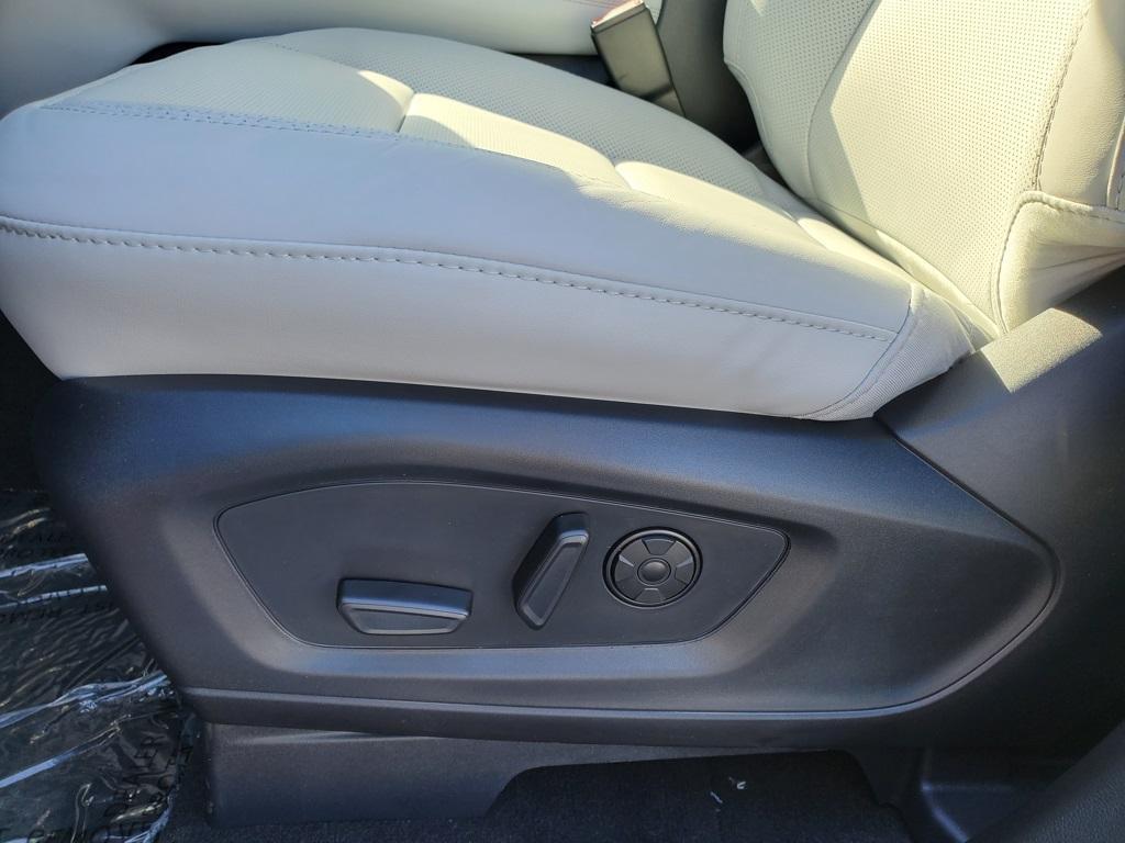 new 2025 Ford Explorer car, priced at $55,401