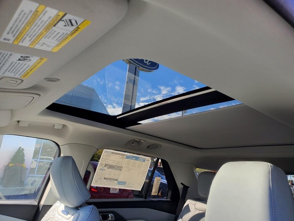 new 2025 Ford Explorer car, priced at $55,401