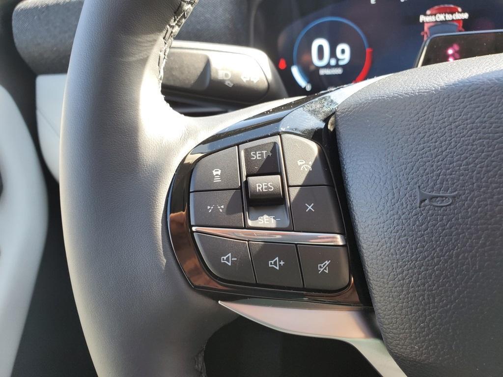 new 2025 Ford Explorer car, priced at $55,401