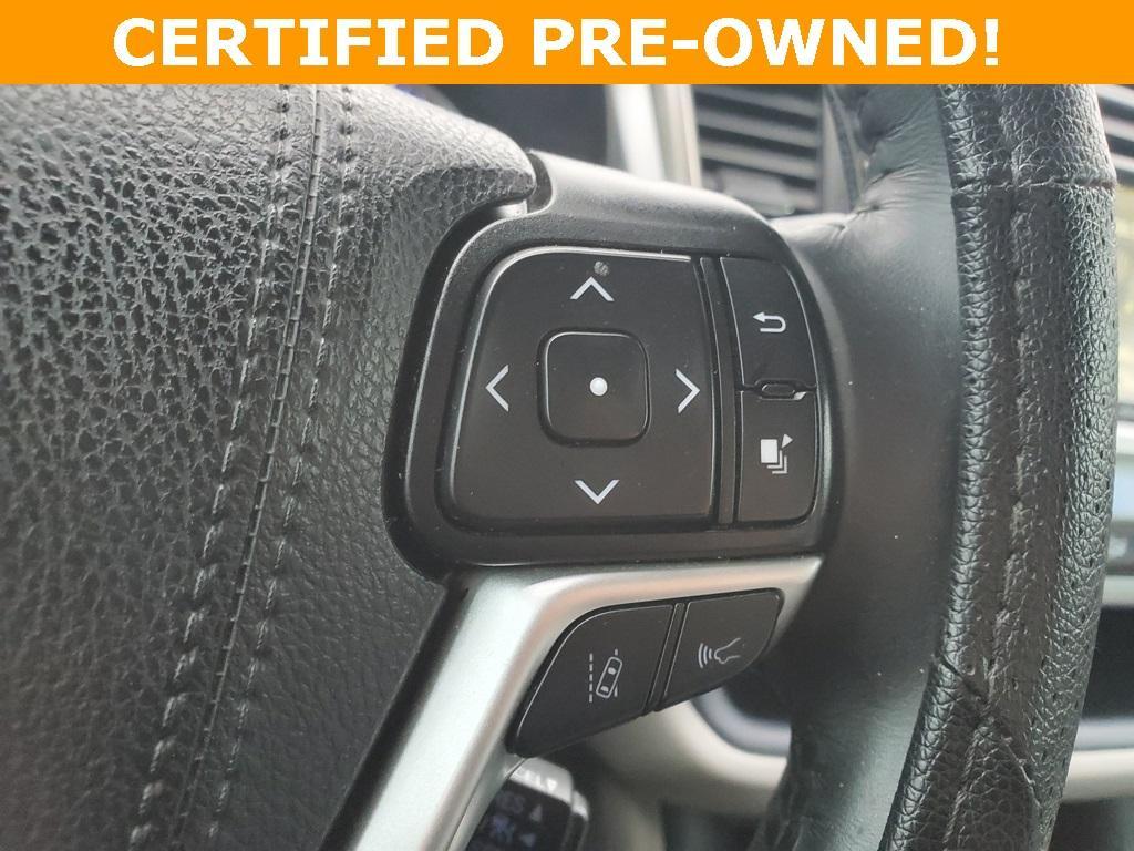 used 2019 Toyota Highlander car, priced at $21,980