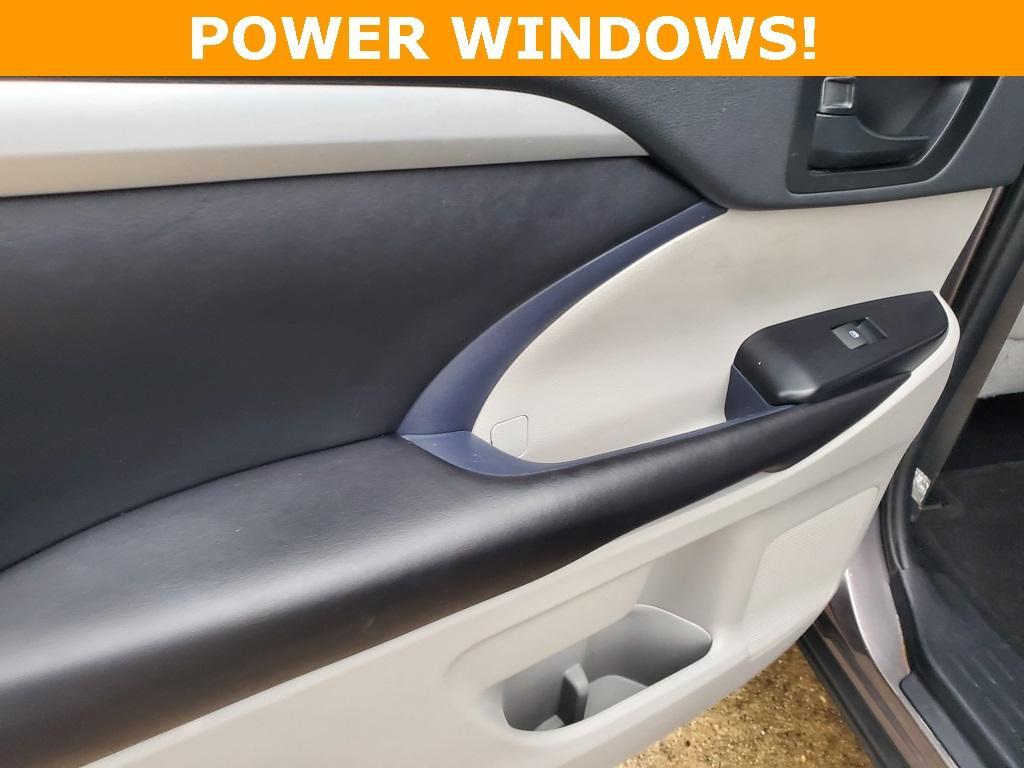 used 2019 Toyota Highlander car, priced at $21,980
