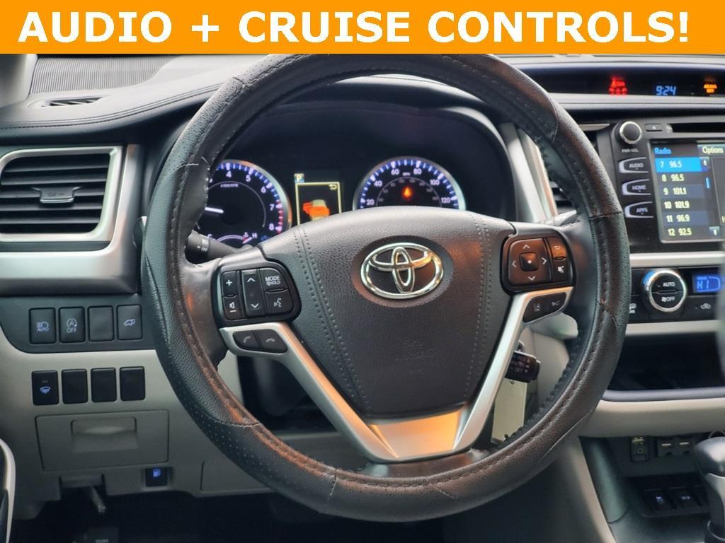 used 2019 Toyota Highlander car, priced at $21,980