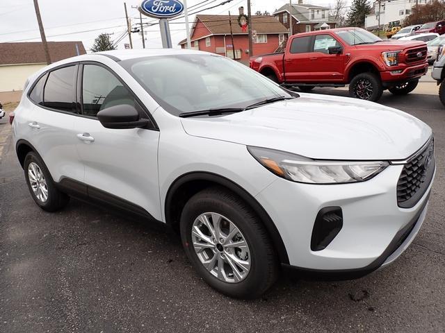 new 2025 Ford Escape car, priced at $32,040