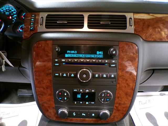 used 2007 Chevrolet Suburban car, priced at $14,995