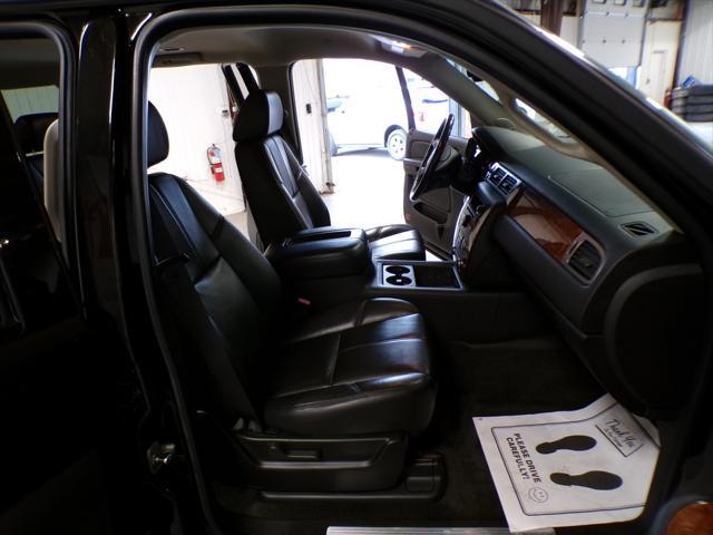 used 2007 Chevrolet Suburban car, priced at $14,995