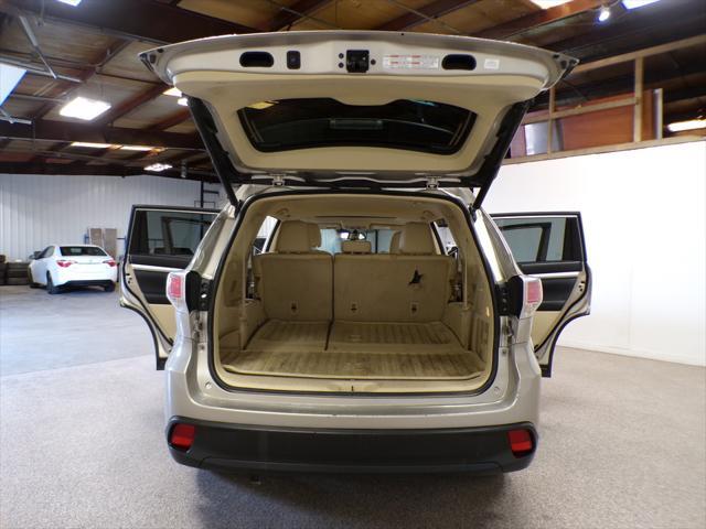 used 2015 Toyota Highlander car, priced at $13,995