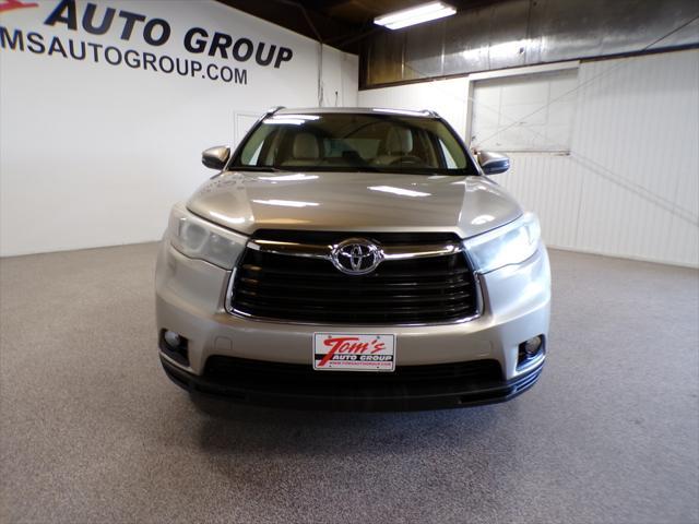 used 2015 Toyota Highlander car, priced at $13,995