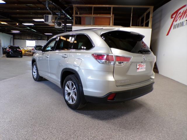 used 2015 Toyota Highlander car, priced at $13,995