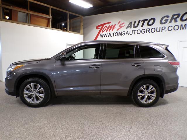 used 2015 Toyota Highlander car, priced at $17,995
