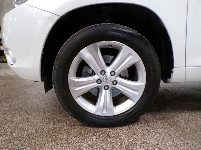 used 2009 Toyota Highlander car, priced at $16,995