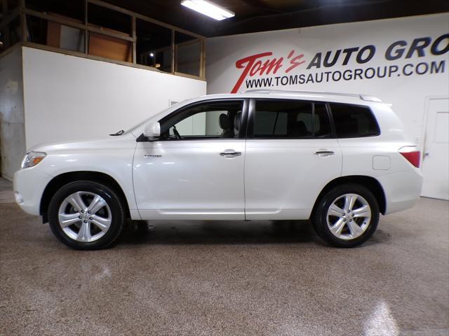 used 2009 Toyota Highlander car, priced at $16,995