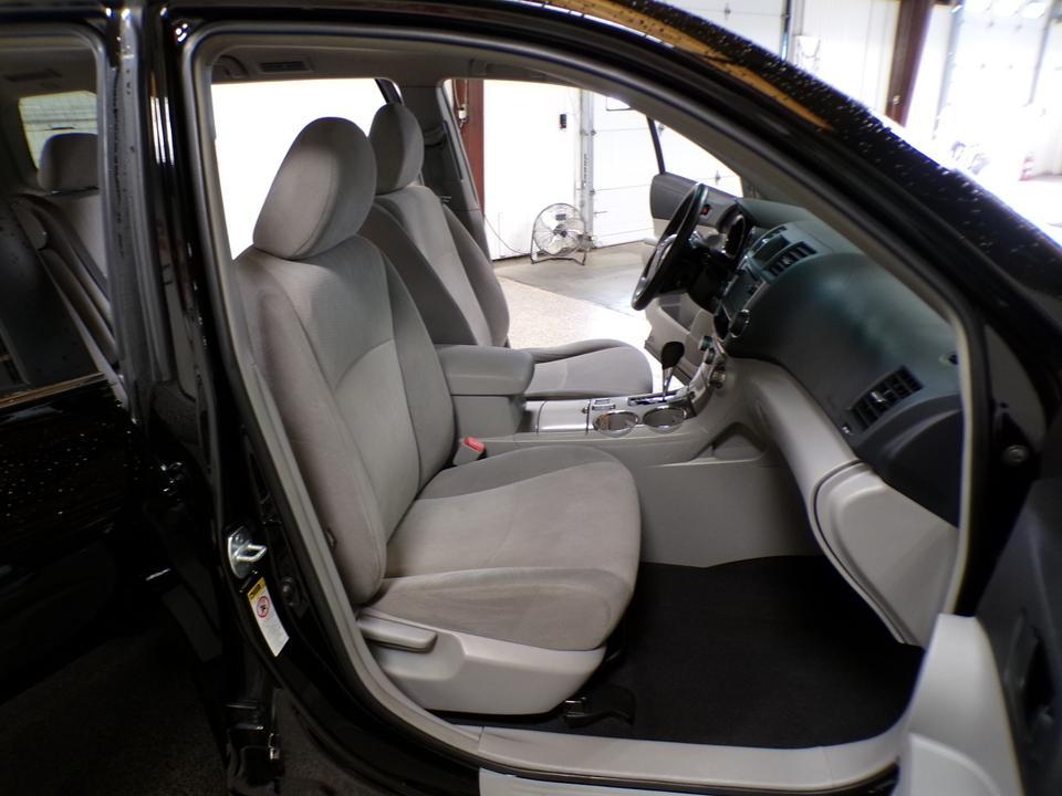 used 2013 Toyota Highlander car, priced at $7,995