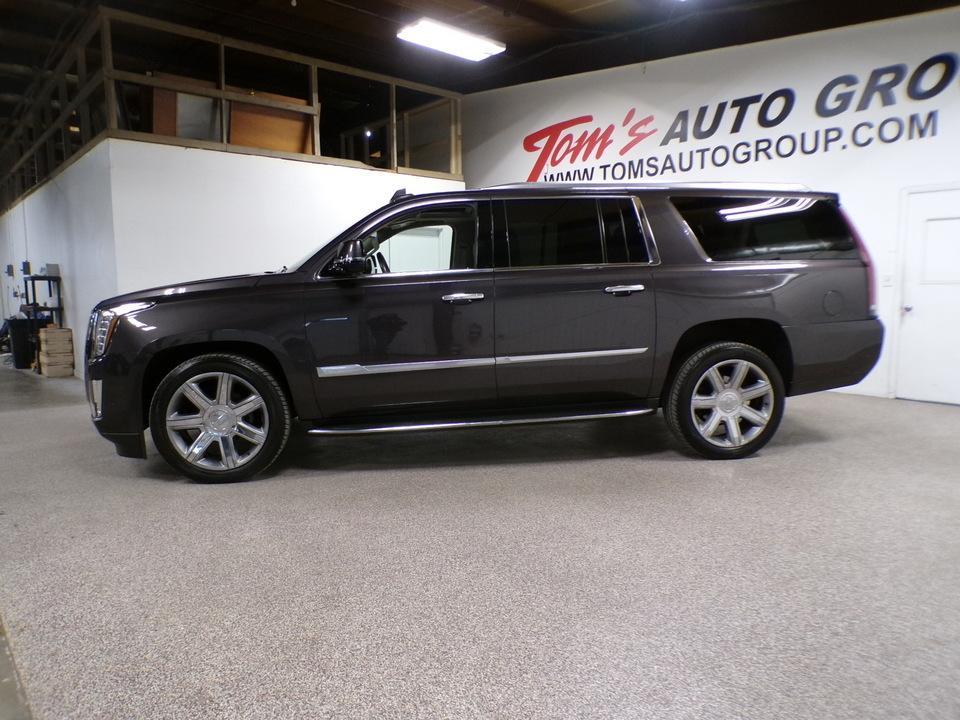 used 2017 Cadillac Escalade ESV car, priced at $22,995