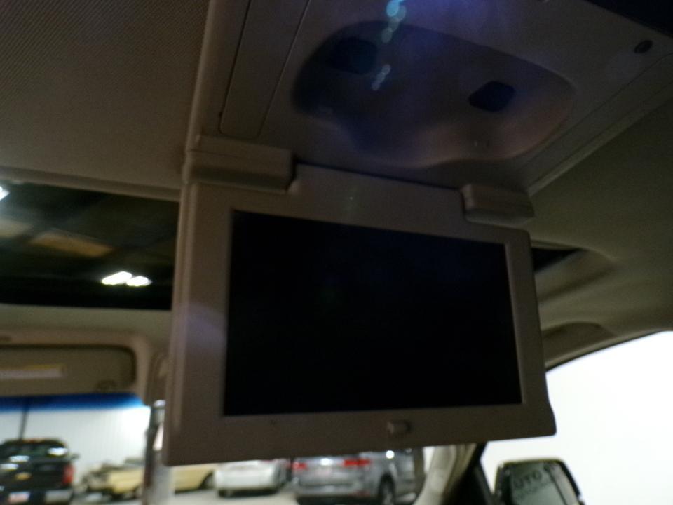 used 2017 Cadillac Escalade ESV car, priced at $22,995