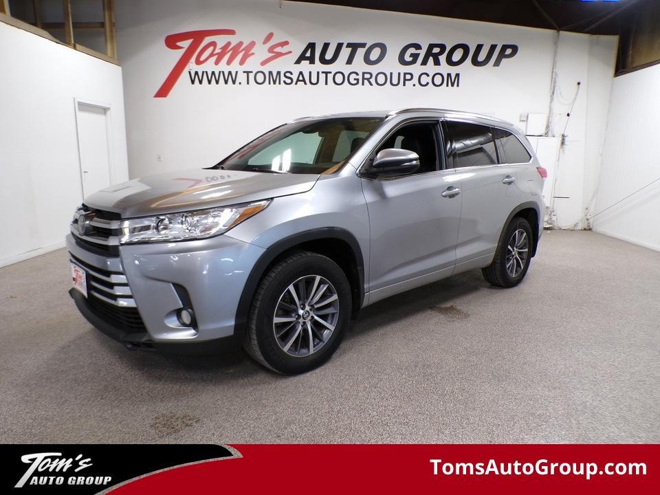 used 2018 Toyota Highlander car, priced at $14,995
