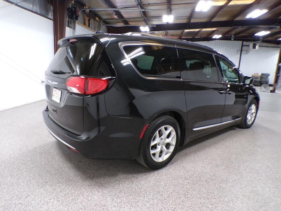 used 2018 Chrysler Pacifica car, priced at $12,995
