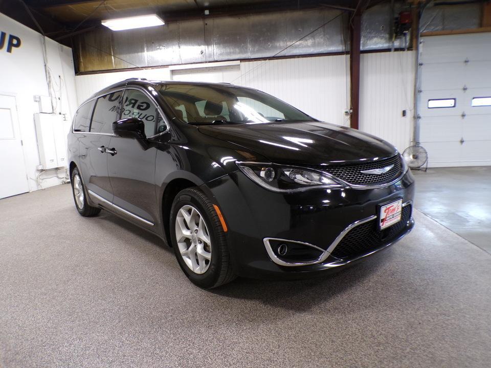 used 2018 Chrysler Pacifica car, priced at $12,995
