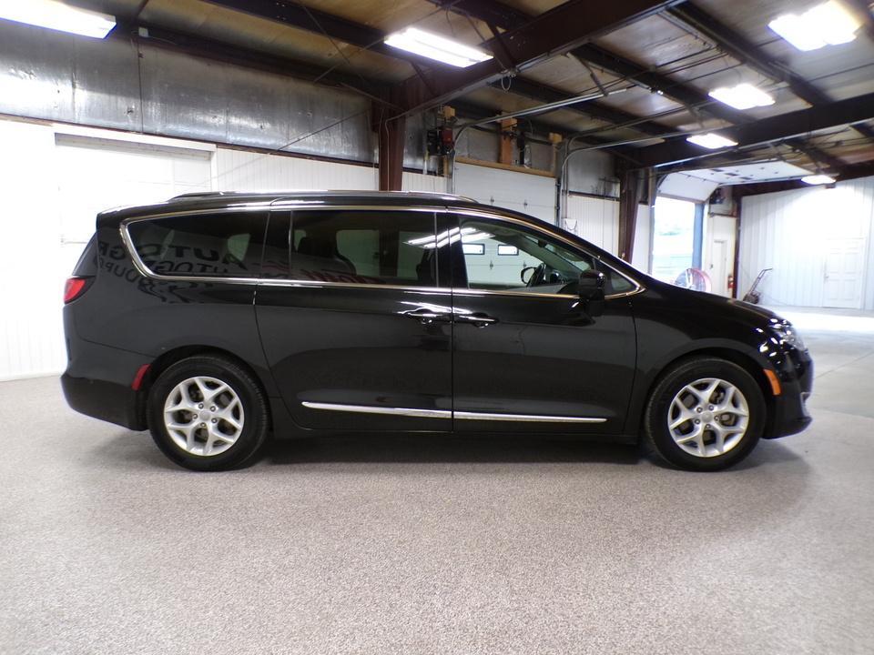 used 2018 Chrysler Pacifica car, priced at $12,995