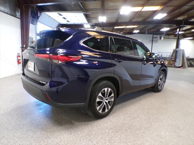 used 2021 Toyota Highlander car, priced at $32,995