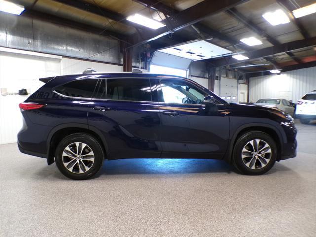 used 2021 Toyota Highlander car, priced at $32,995