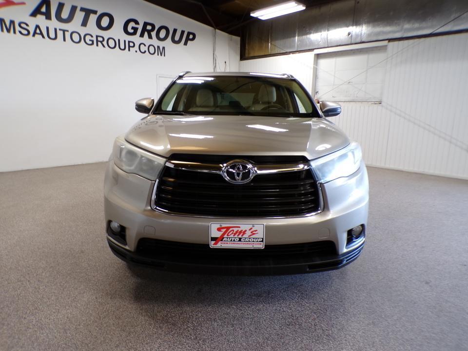 used 2015 Toyota Highlander car, priced at $11,995