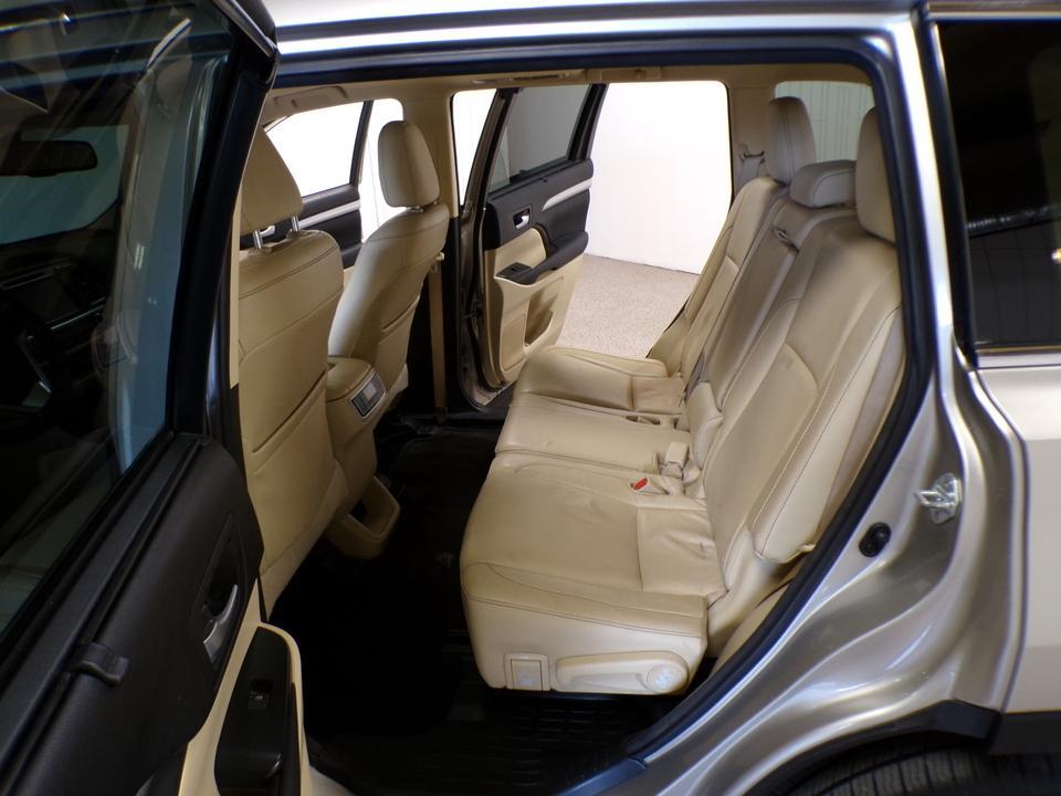 used 2015 Toyota Highlander car, priced at $11,995