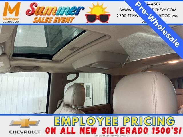 used 2006 Chevrolet Suburban car, priced at $3,500