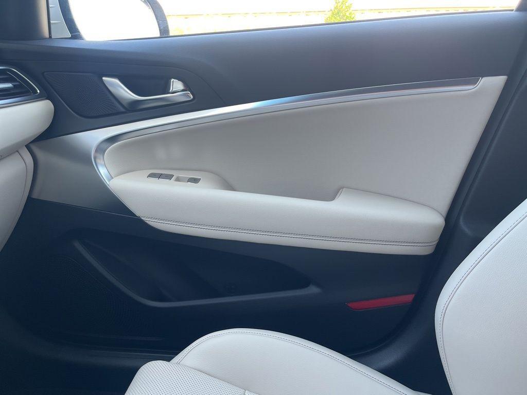 new 2026 Genesis G70 car, priced at $44,610