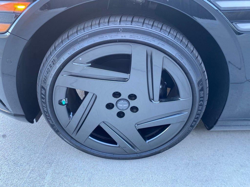 new 2026 Genesis G90 car, priced at $108,130