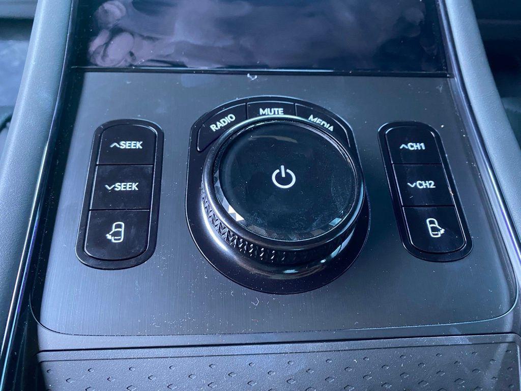 new 2026 Genesis G90 car, priced at $108,130