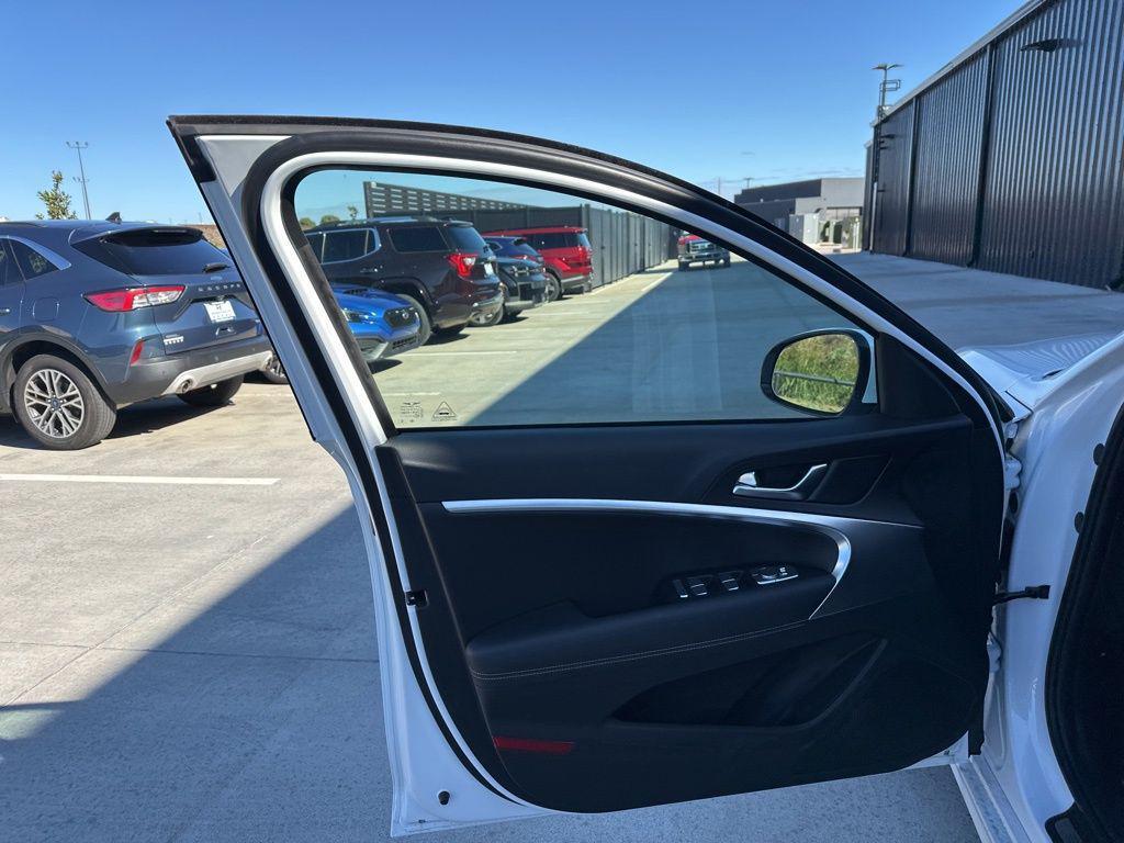 new 2026 Genesis G70 car, priced at $47,090